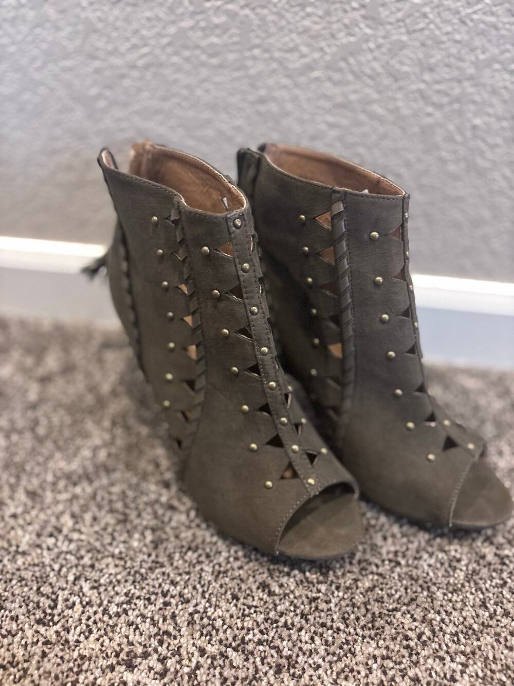 NY&C Army Green Heeled Boots